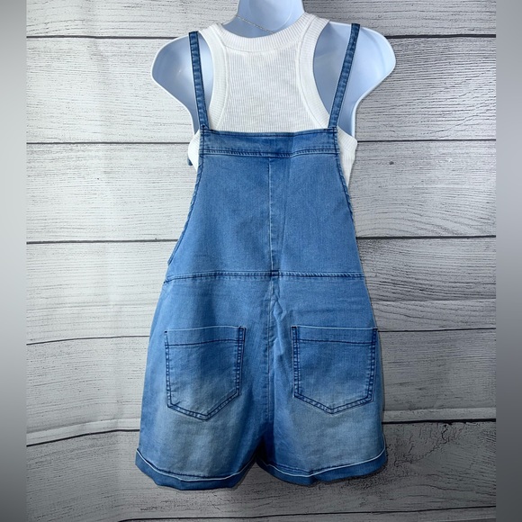 Boutique Brand Medium Wash Grommet Tie Straps Casual Denim Romper Overalls 💗 - Picture 4 of 9